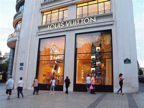 louis vuitton paris price list|best Louis Vuitton store Paris.